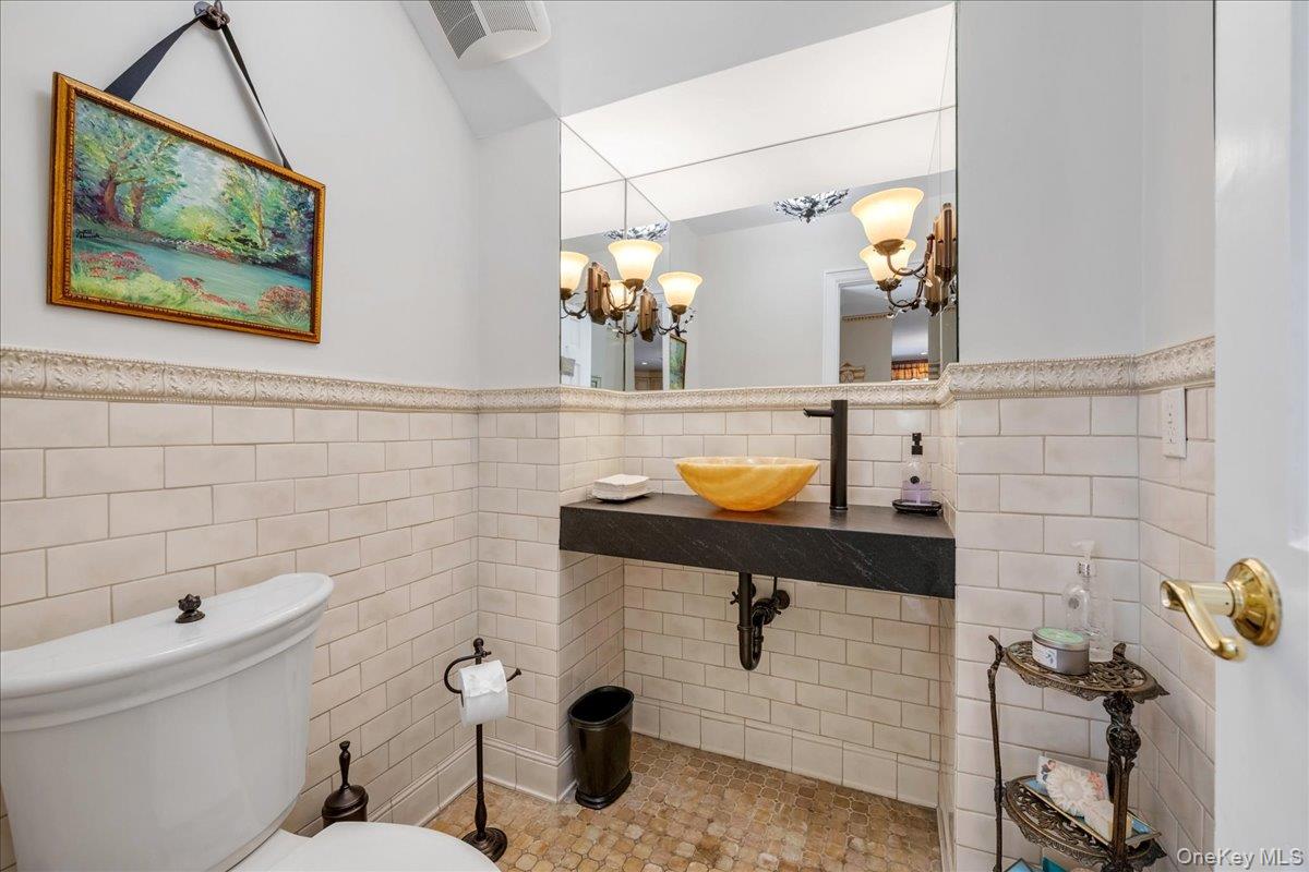 29 Pine Hill Road, Great Neck, NY 11020