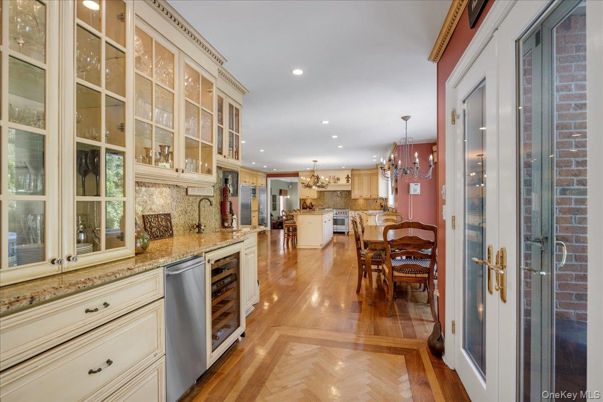 29 Pine Hill Road, Great Neck, NY 11020