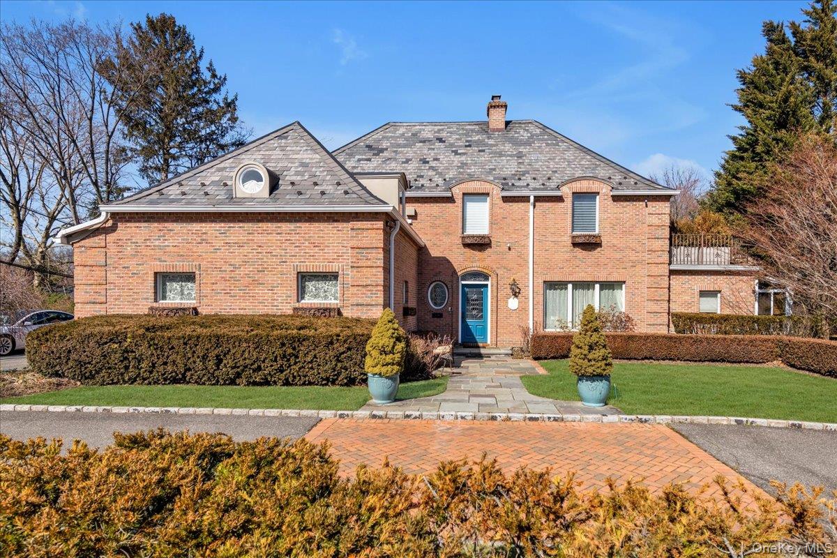 29 Pine Hill Road, Great Neck, NY 11020