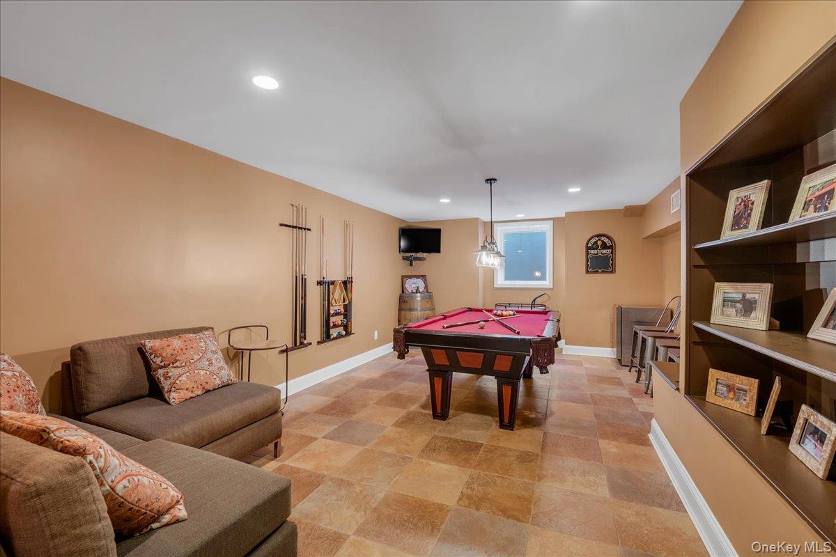 29 Pine Hill Road, Great Neck, NY 11020