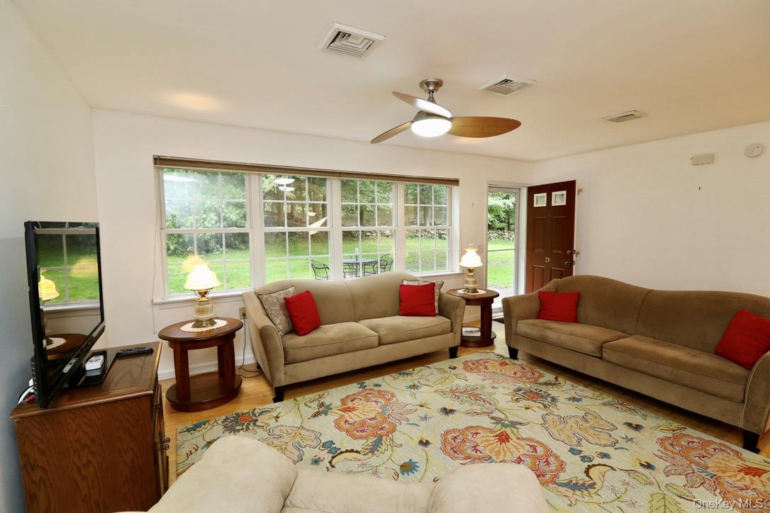 29 Lamplight Street, Beacon, NY 12508