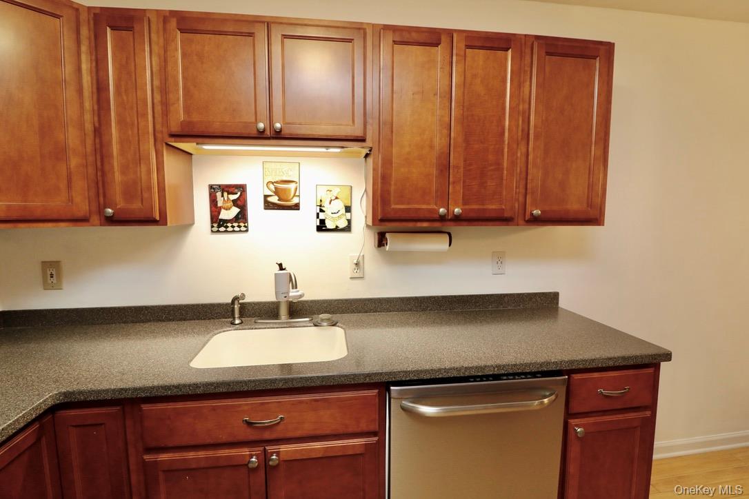 29 Lamplight Street, Beacon, NY 12508