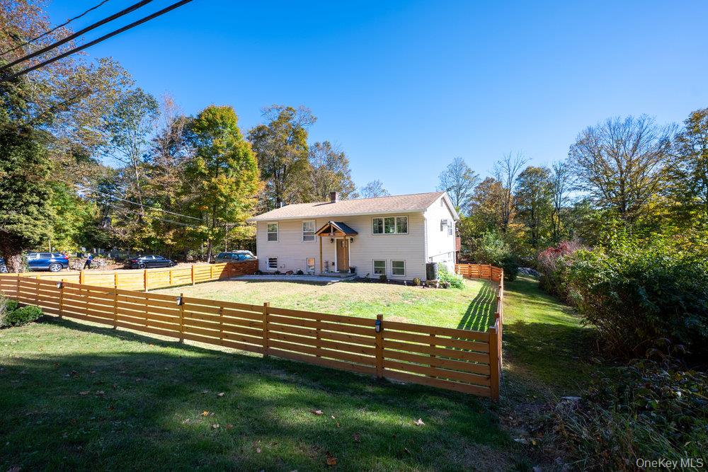 23 Lakeview Drive, Holmes, NY 12531