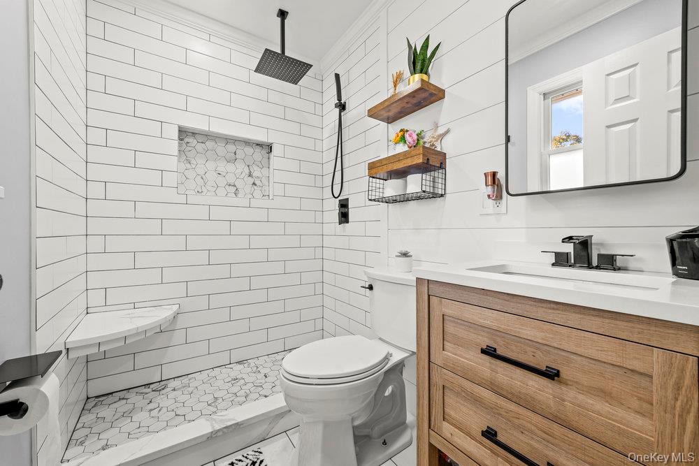 23 Lakeview Drive, Holmes, NY 12531