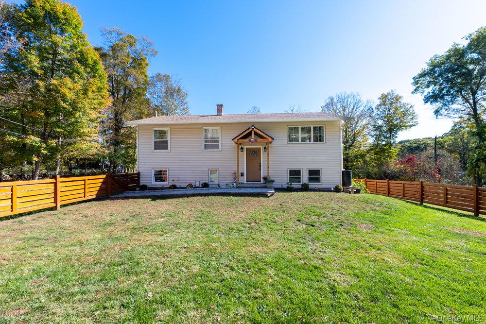 23 Lakeview Drive, Holmes, NY 12531