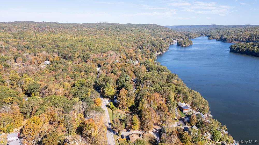 23 Lakeview Drive, Holmes, NY 12531