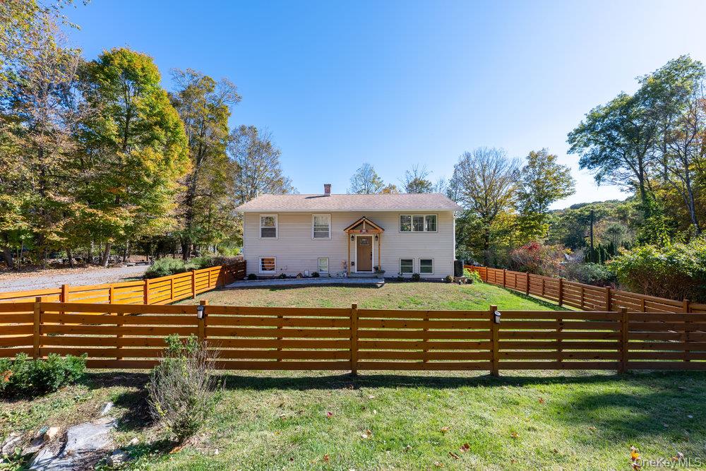 23 Lakeview Drive, Holmes, NY 12531