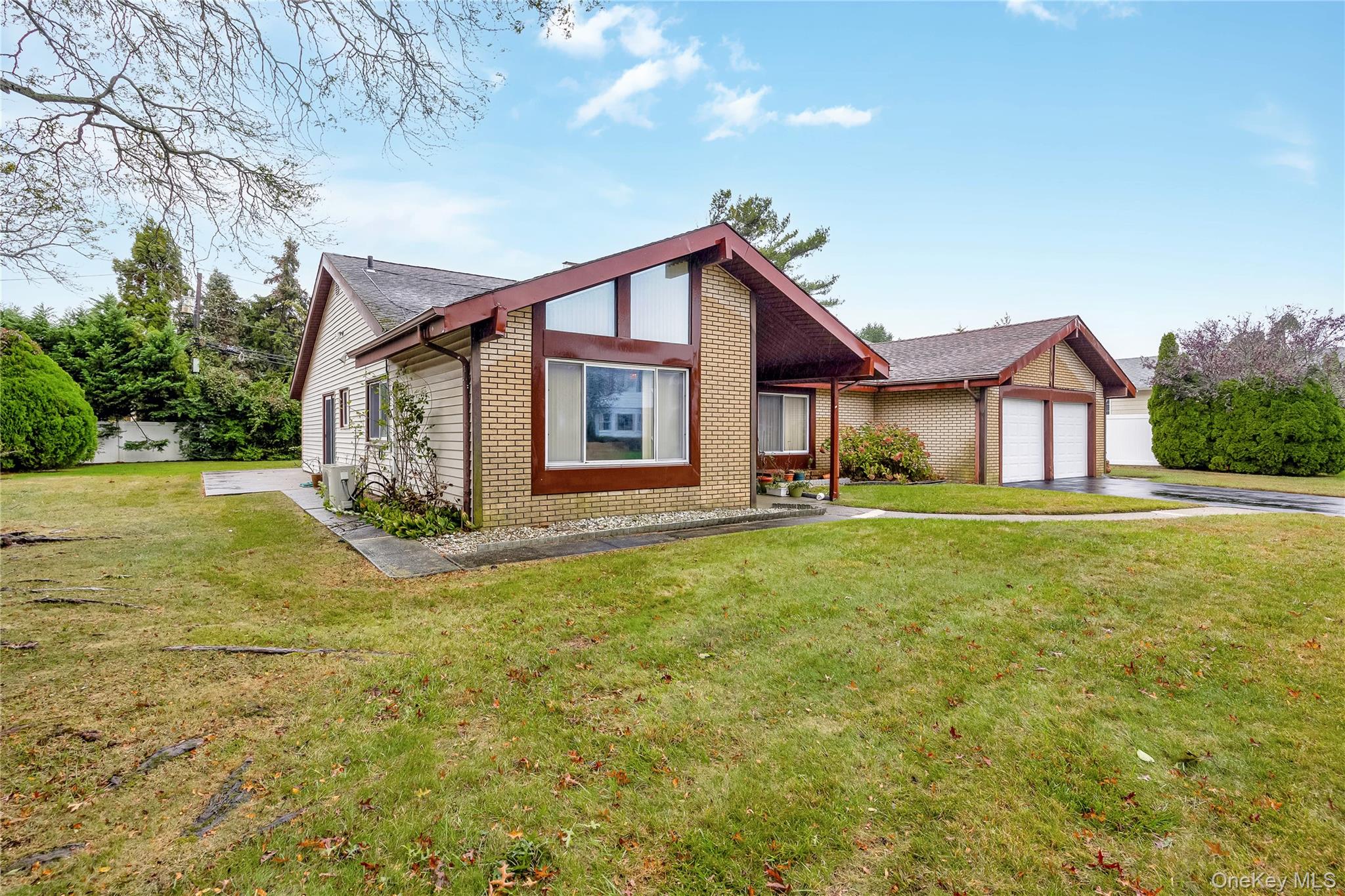 22 Mansfield Drive, Massapequa Park, NY 11762