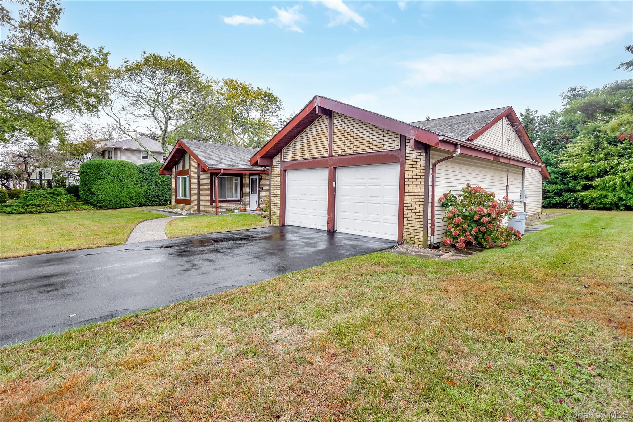 22 Mansfield Drive, Massapequa Park, NY 11762