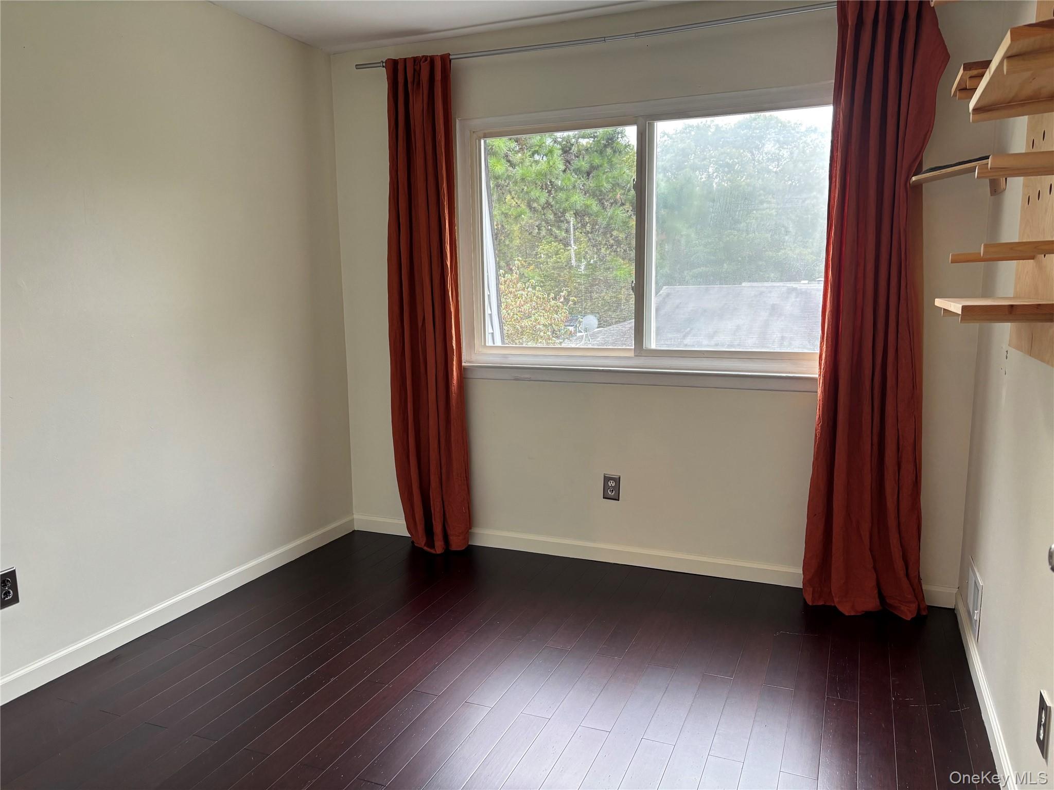 89 Storm Drive, Holtsville, NY 11742