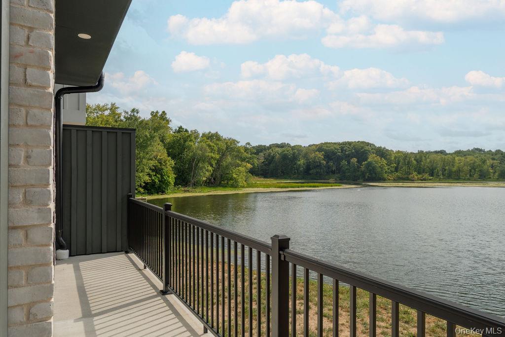 8 Icehouse Drive, Saugerties, NY 12477