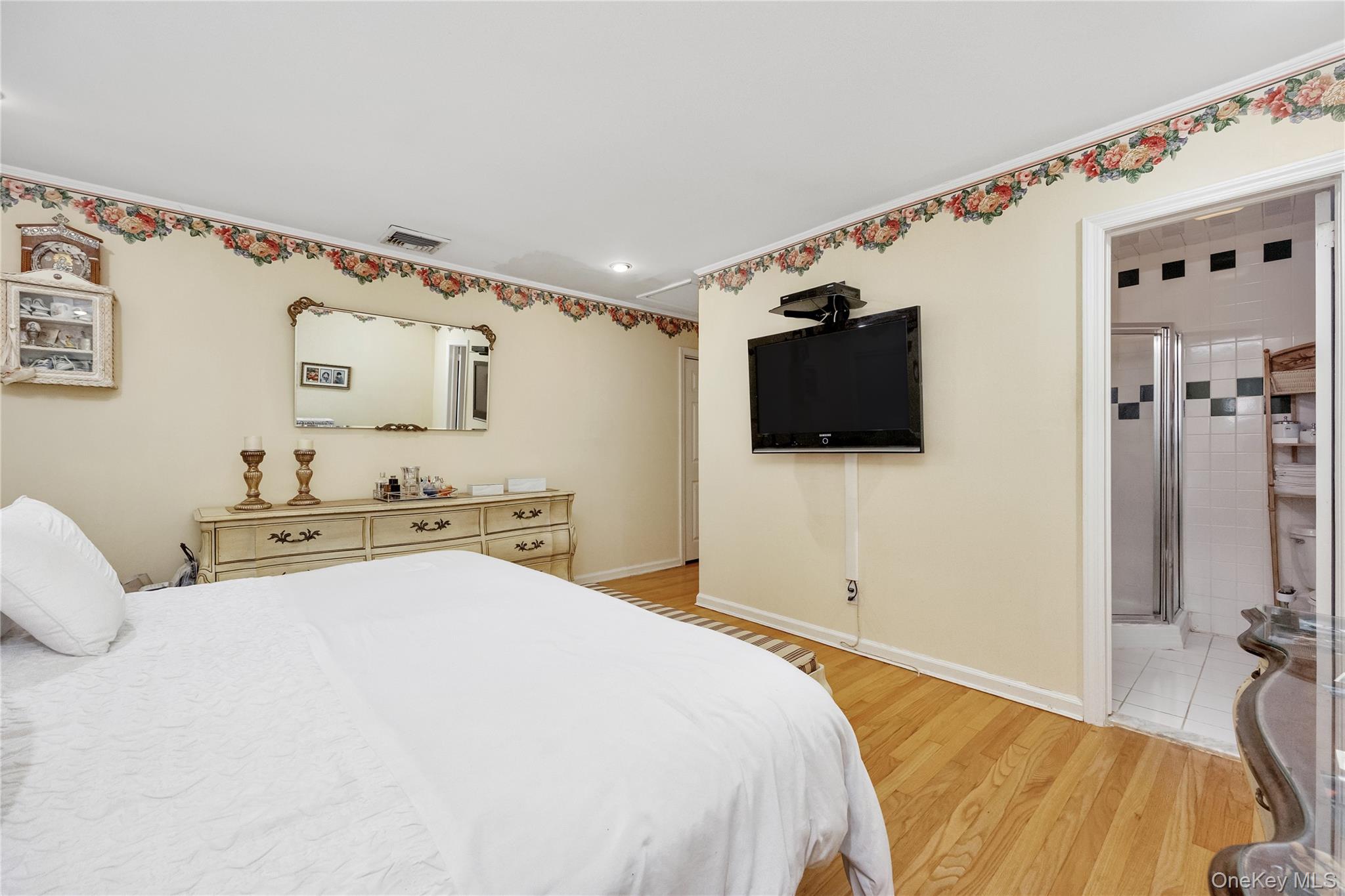 209 Brompton Road, Garden City, NY 11530