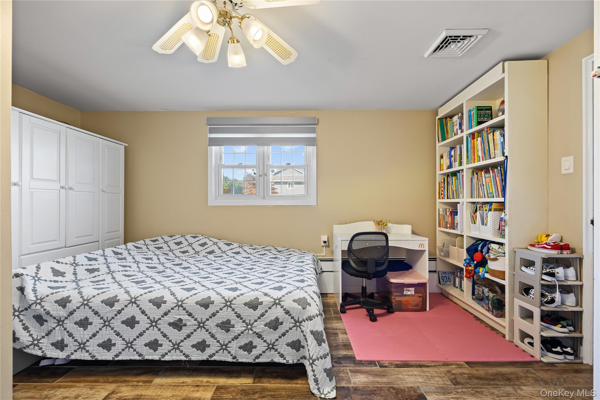 38 Oxford Road, Old Bethpage, NY 11804