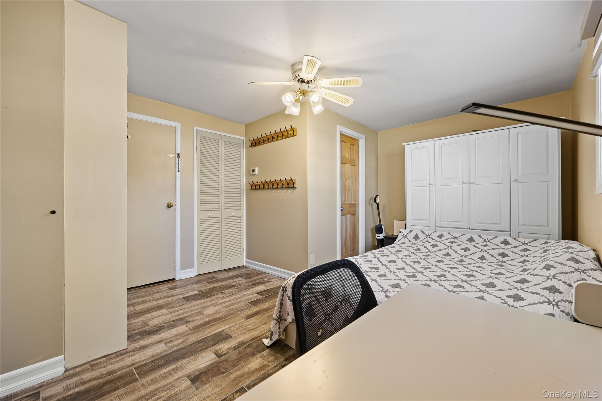 38 Oxford Road, Old Bethpage, NY 11804