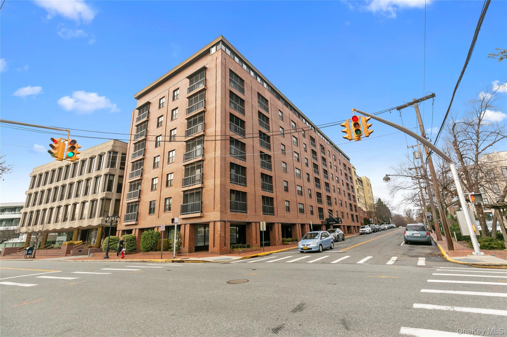 12 BOND Street # 4-C, Great Neck, NY 11021