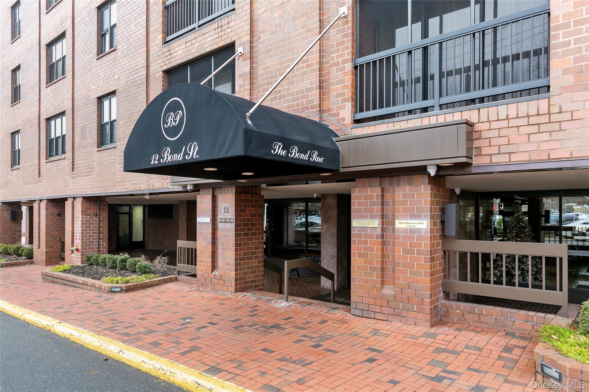 12 BOND Street # 4C, Great Neck, NY 11021