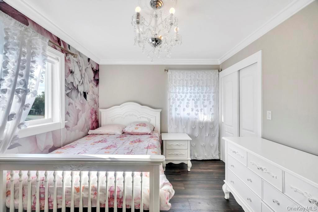 2566 Hyacinth Street, Westbury, NY 11590