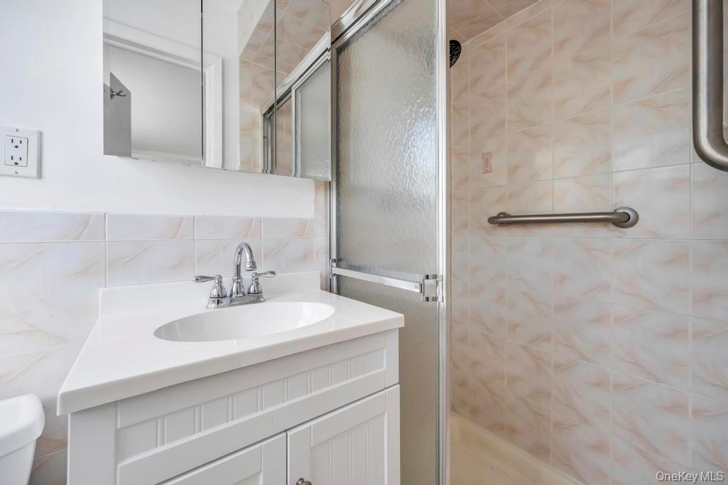 2566 Hyacinth Street, Westbury, NY 11590