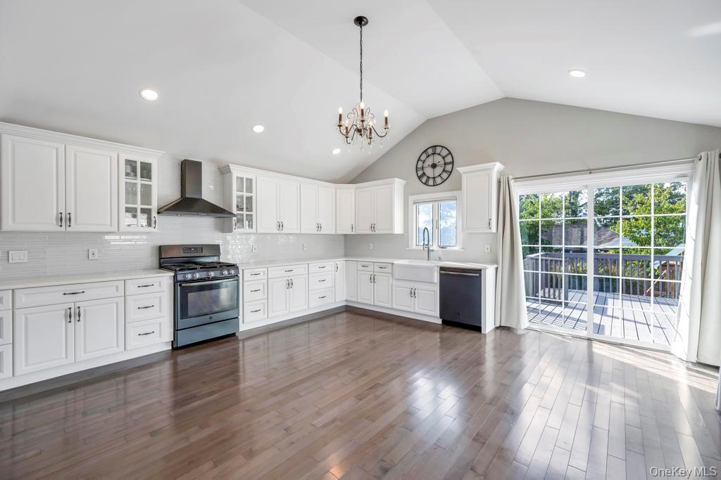 2566 Hyacinth Street, Westbury, NY 11590