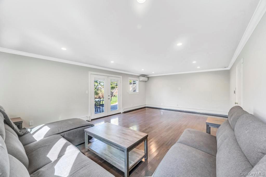 2566 Hyacinth Street, Westbury, NY 11590