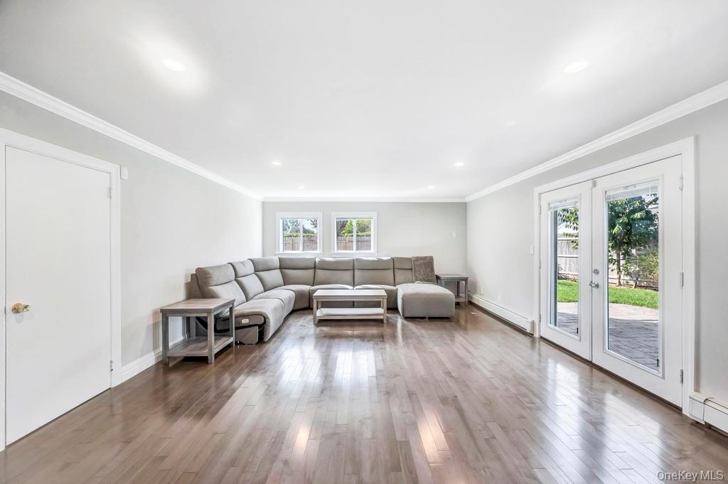 2566 Hyacinth Street, Westbury, NY 11590