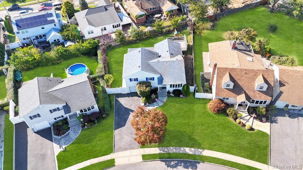 2566 Hyacinth Street, Westbury, NY 11590