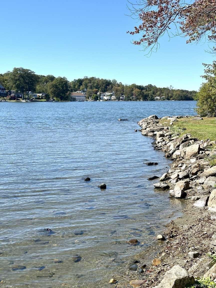 34 Cottage Lane, North Salem, NY 10560