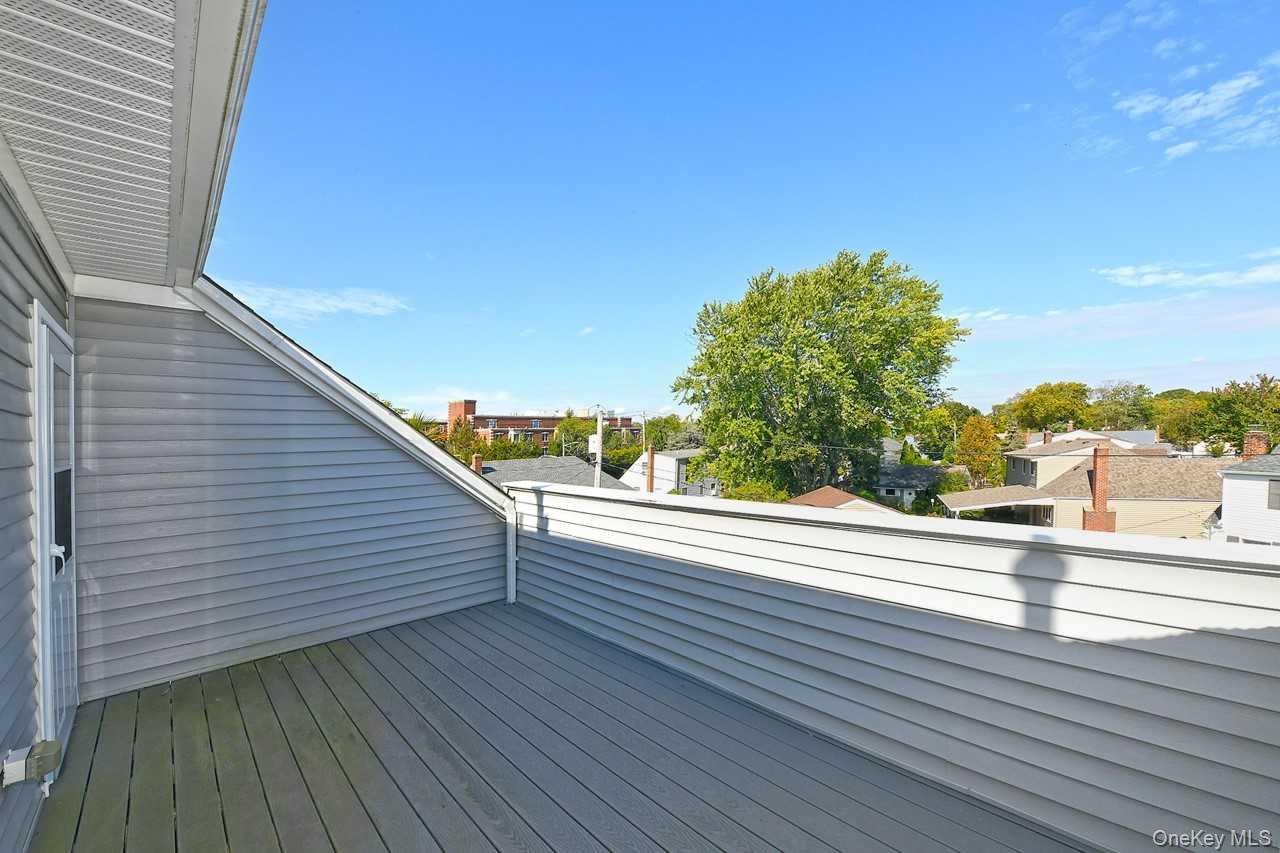 123 Emanuel Way, East Meadow, NY 11554