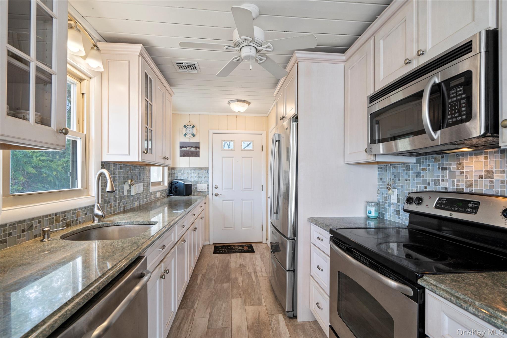 23 Scallop Lane, South Jamesport, NY 11970