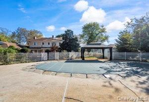 68 E Bayberry Road, Islip, NY 11751