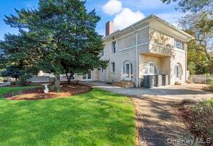 68 E Bayberry Road, Islip, NY 11751