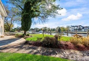 68 E Bayberry Road, Islip, NY 11751