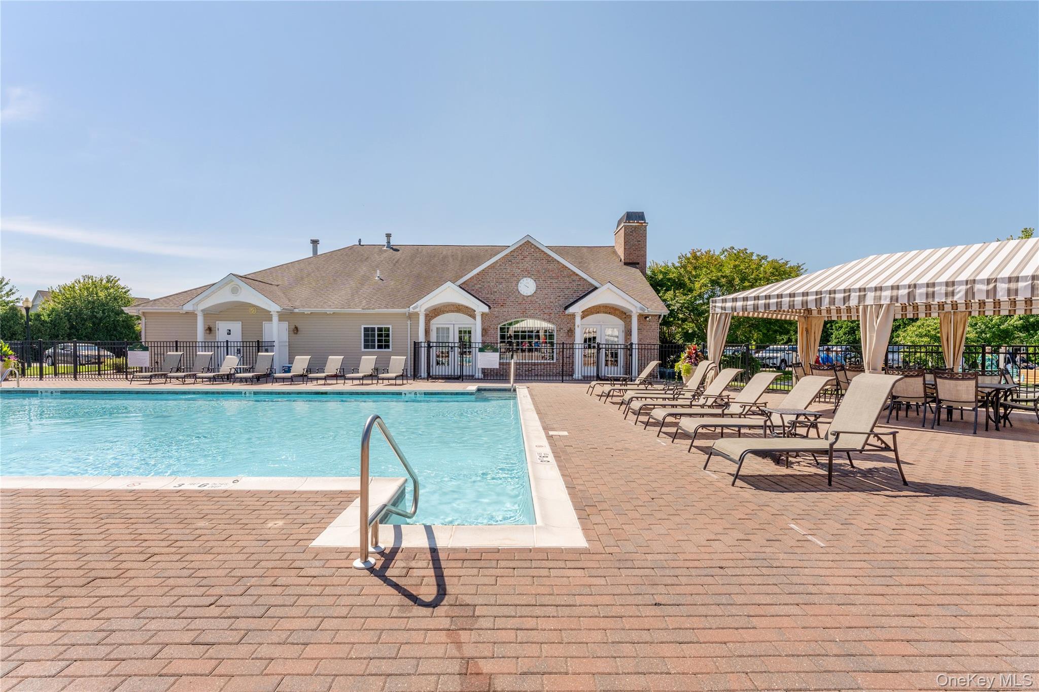 28 Rose Lane # 28, Mount Sinai, NY 11766