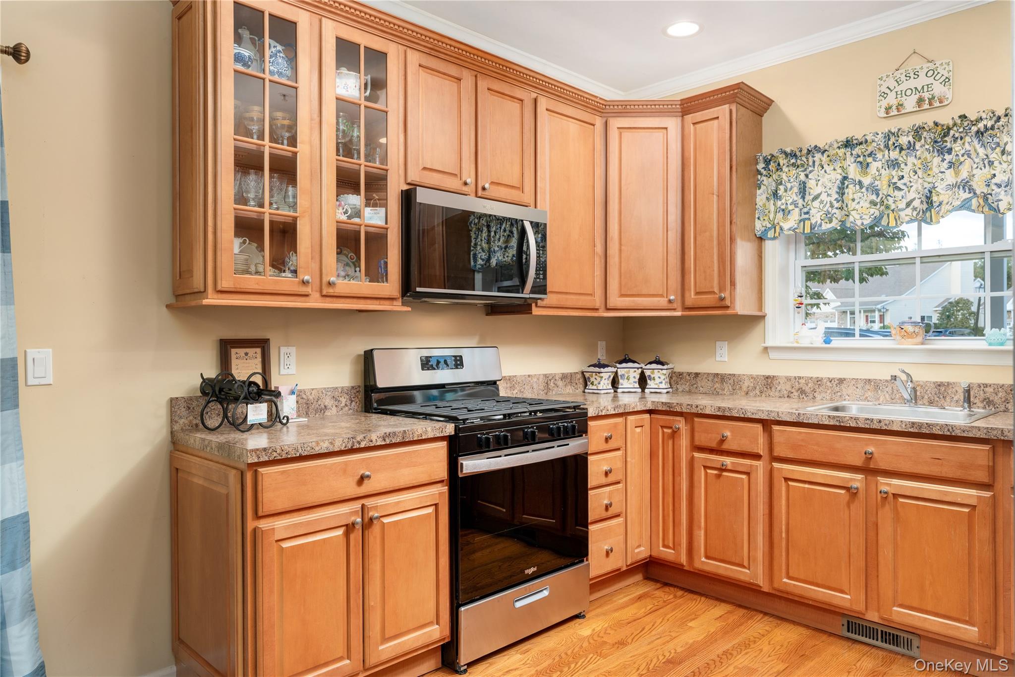 28 Rose Lane # 28, Mount Sinai, NY 11766