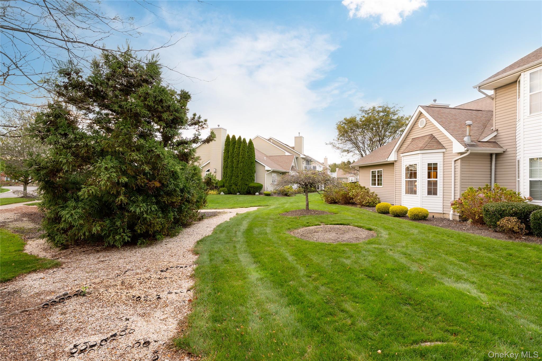 28 Rose Lane # 28, Mount Sinai, NY 11766