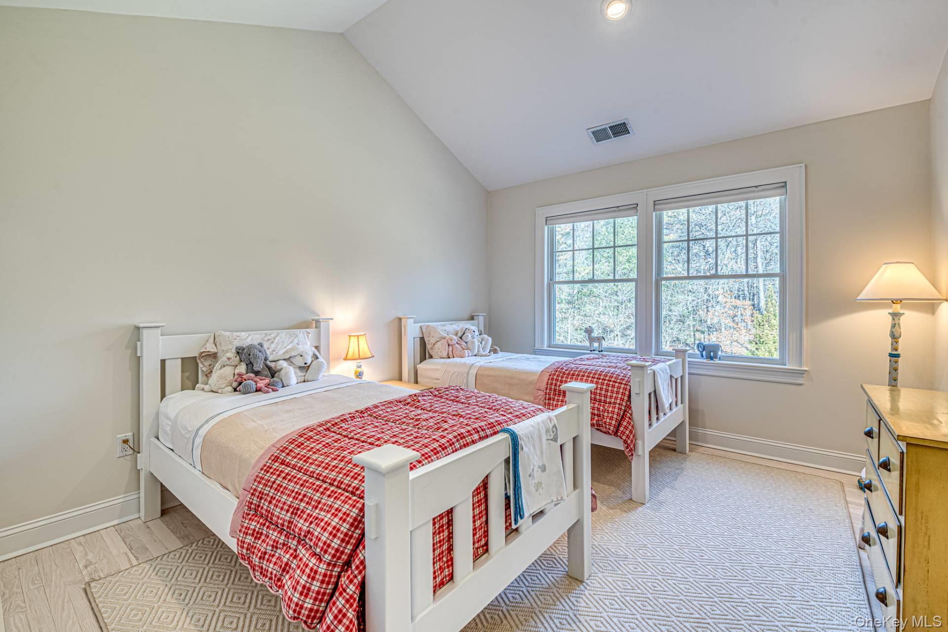 1058 Noyac Path, Water Mill, NY 11976