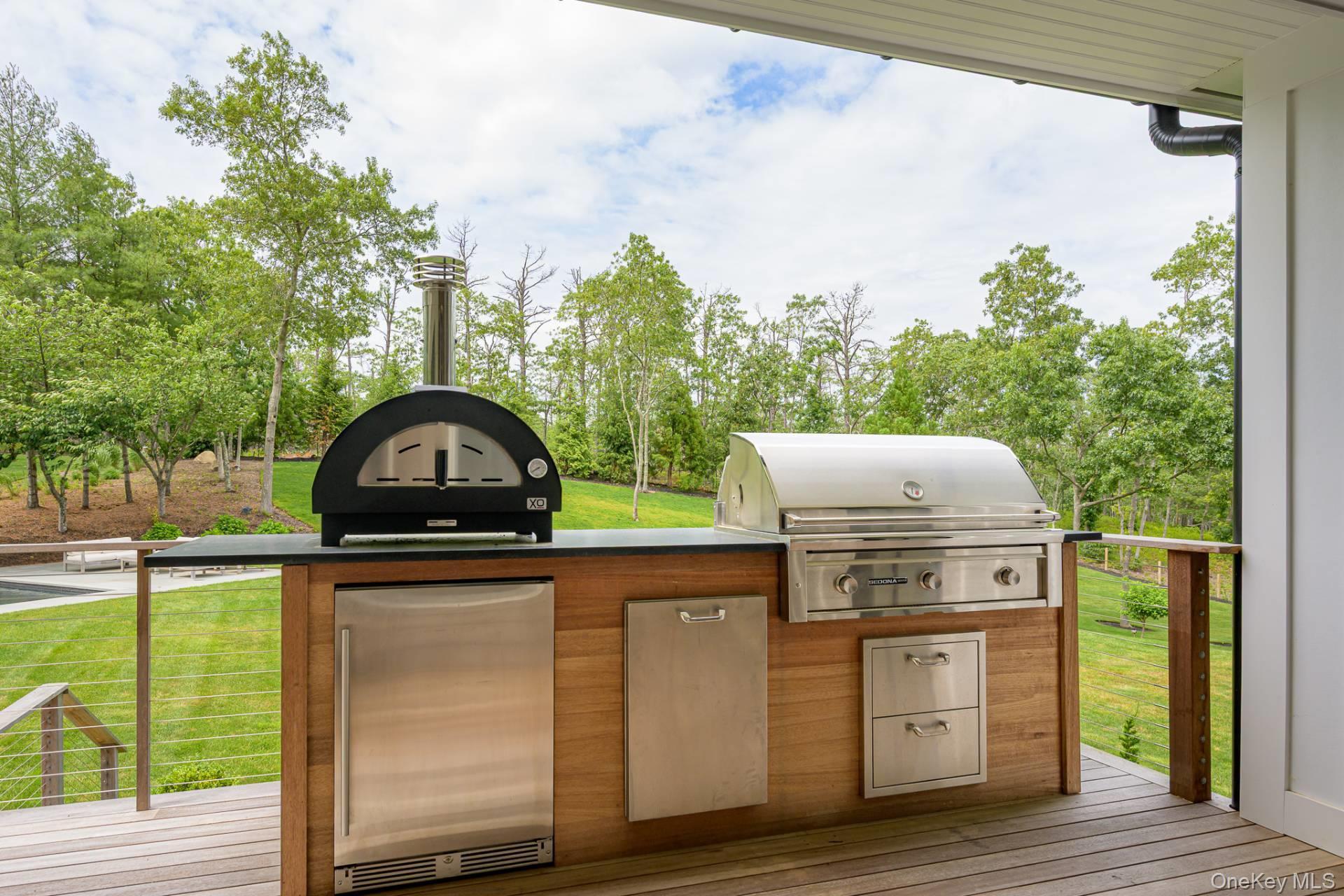 1058 Noyac Path, Water Mill, NY 11976