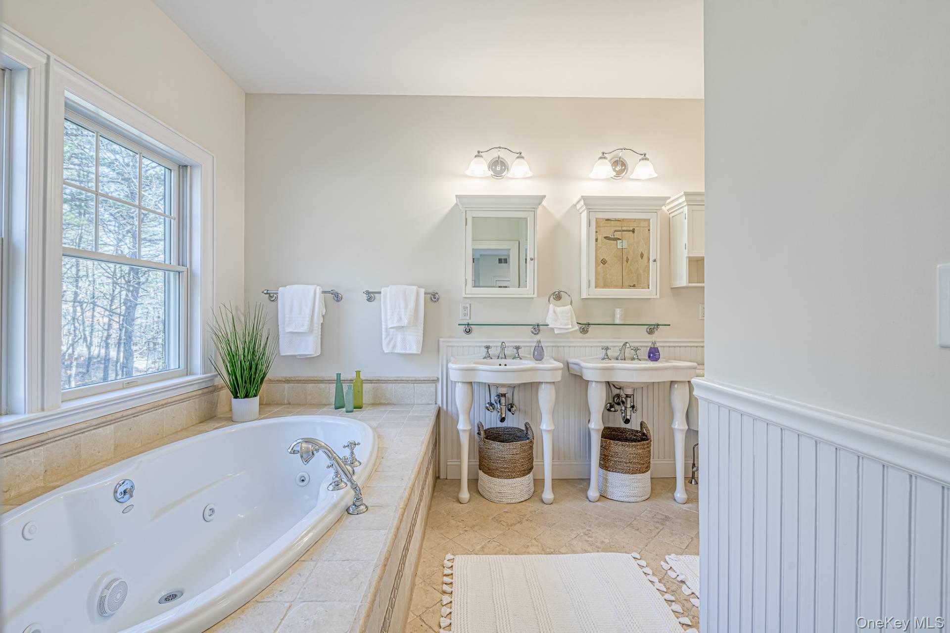 1058 Noyac Path, Water Mill, NY 11976