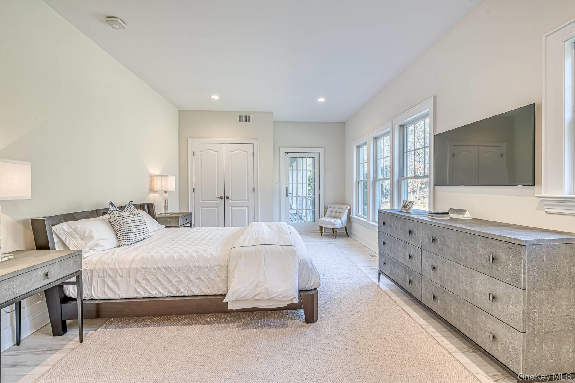 1058 Noyac Path, Water Mill, NY 11976