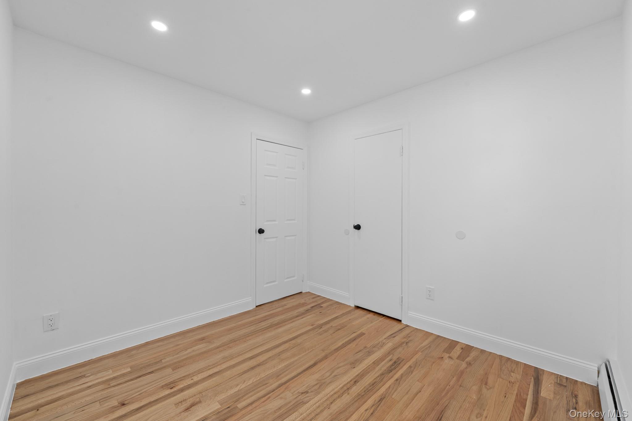 18918 Tioga Dr, Saint Albans, NY 11412