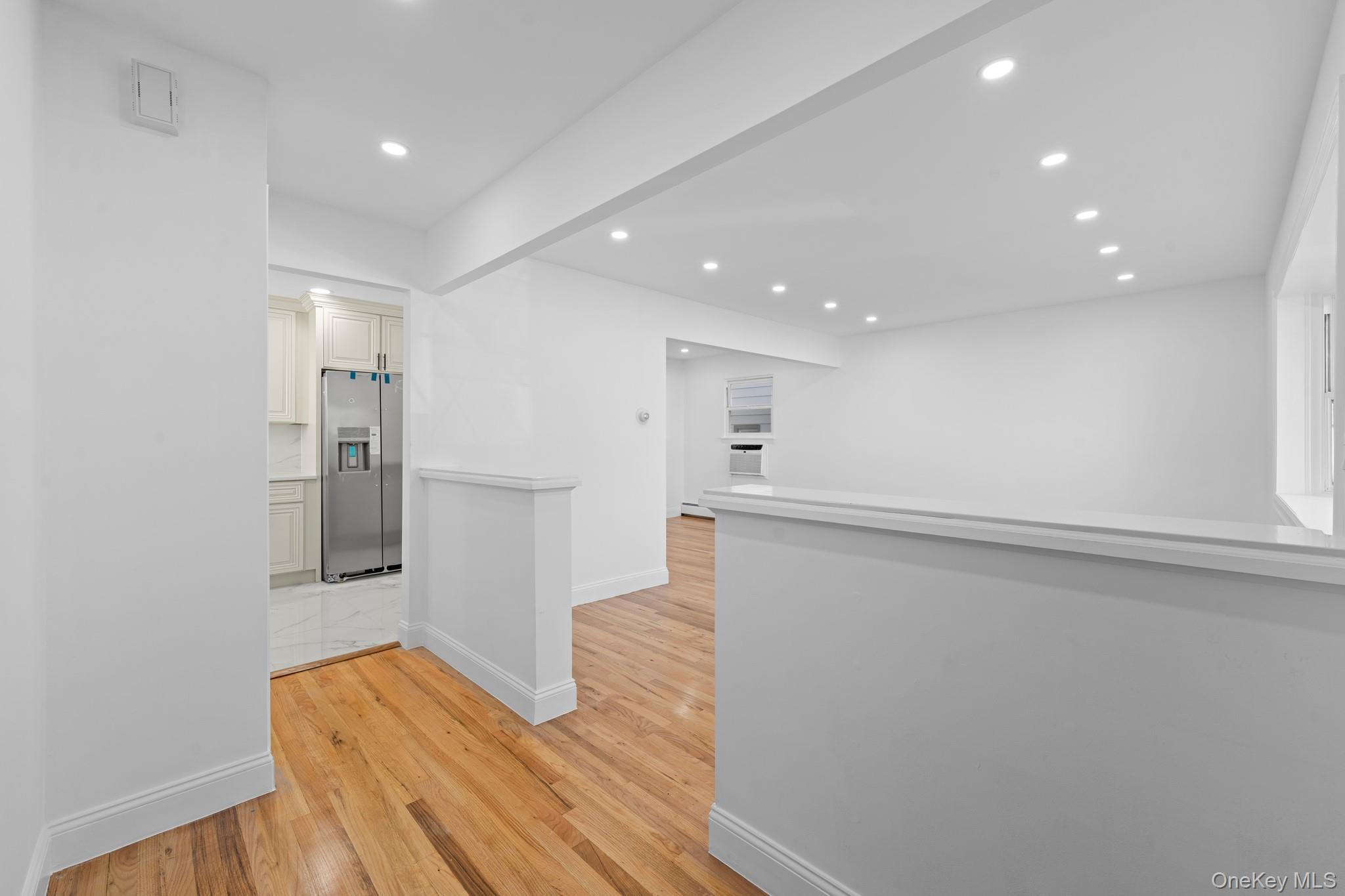 18918 Tioga Dr, Saint Albans, NY 11412