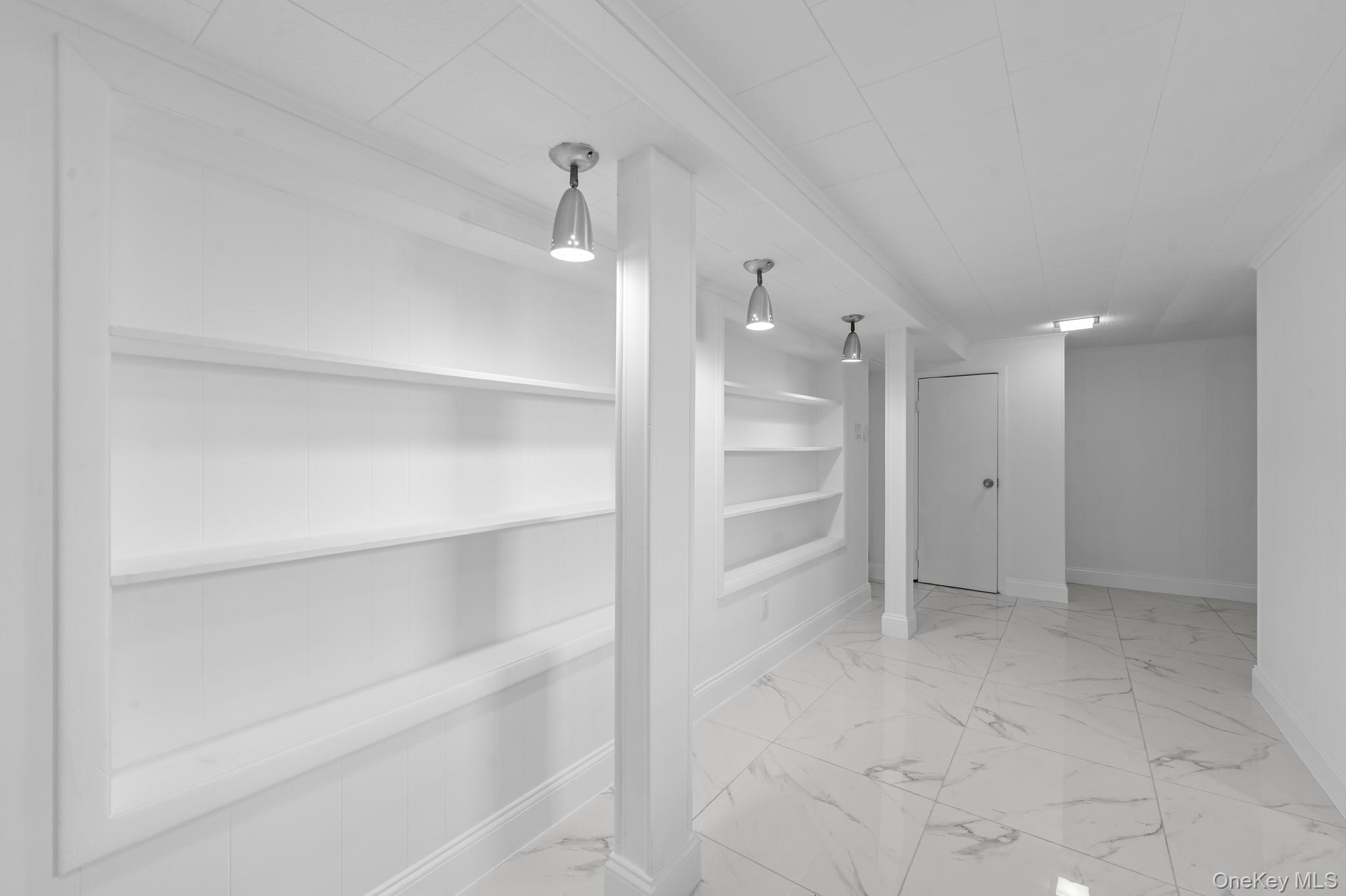 18918 Tioga Dr, Saint Albans, NY 11412