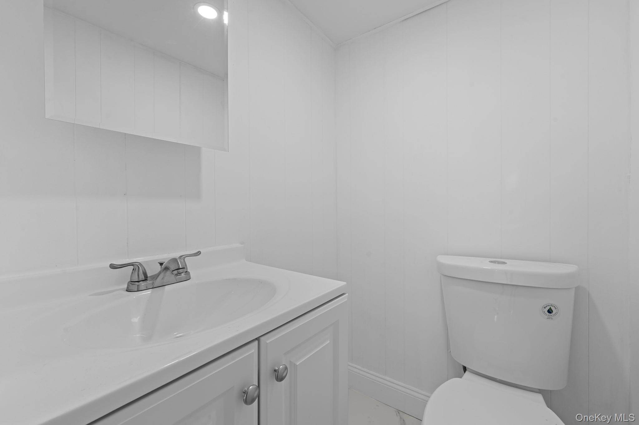 18918 Tioga Dr, Saint Albans, NY 11412