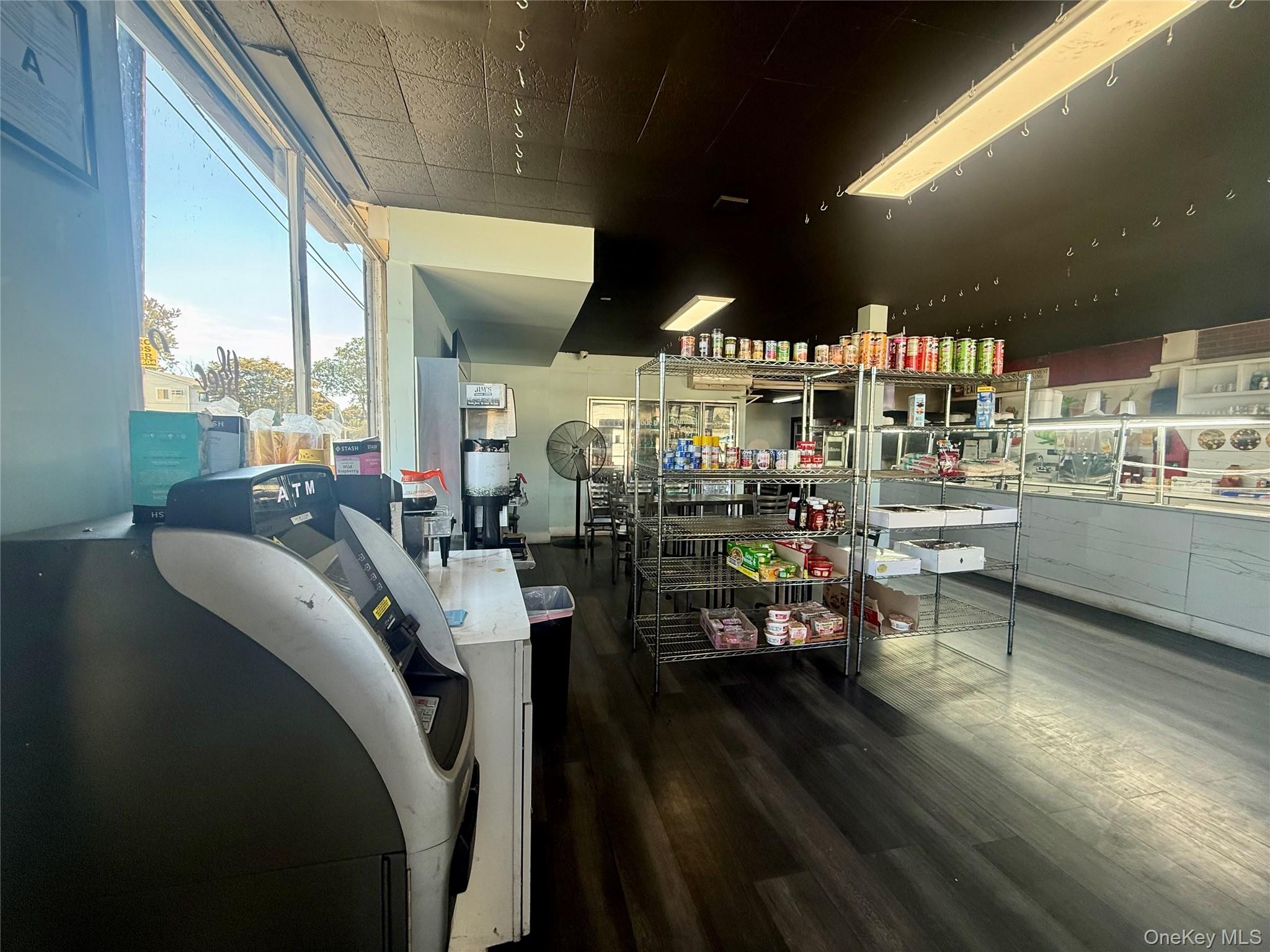 670 Dixon Avenue, Copiague, NY 11726