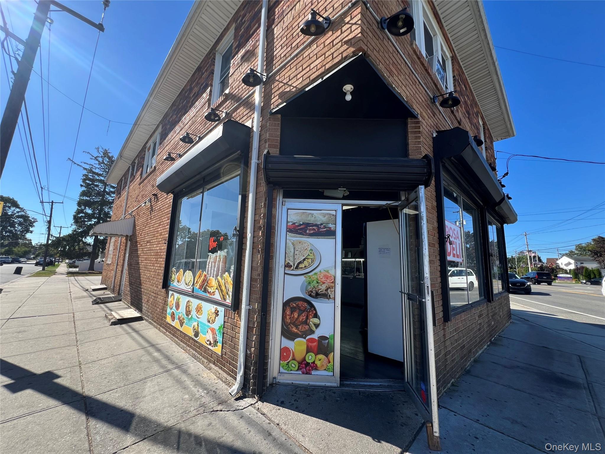 670 Dixon Avenue, Copiague, NY 11726