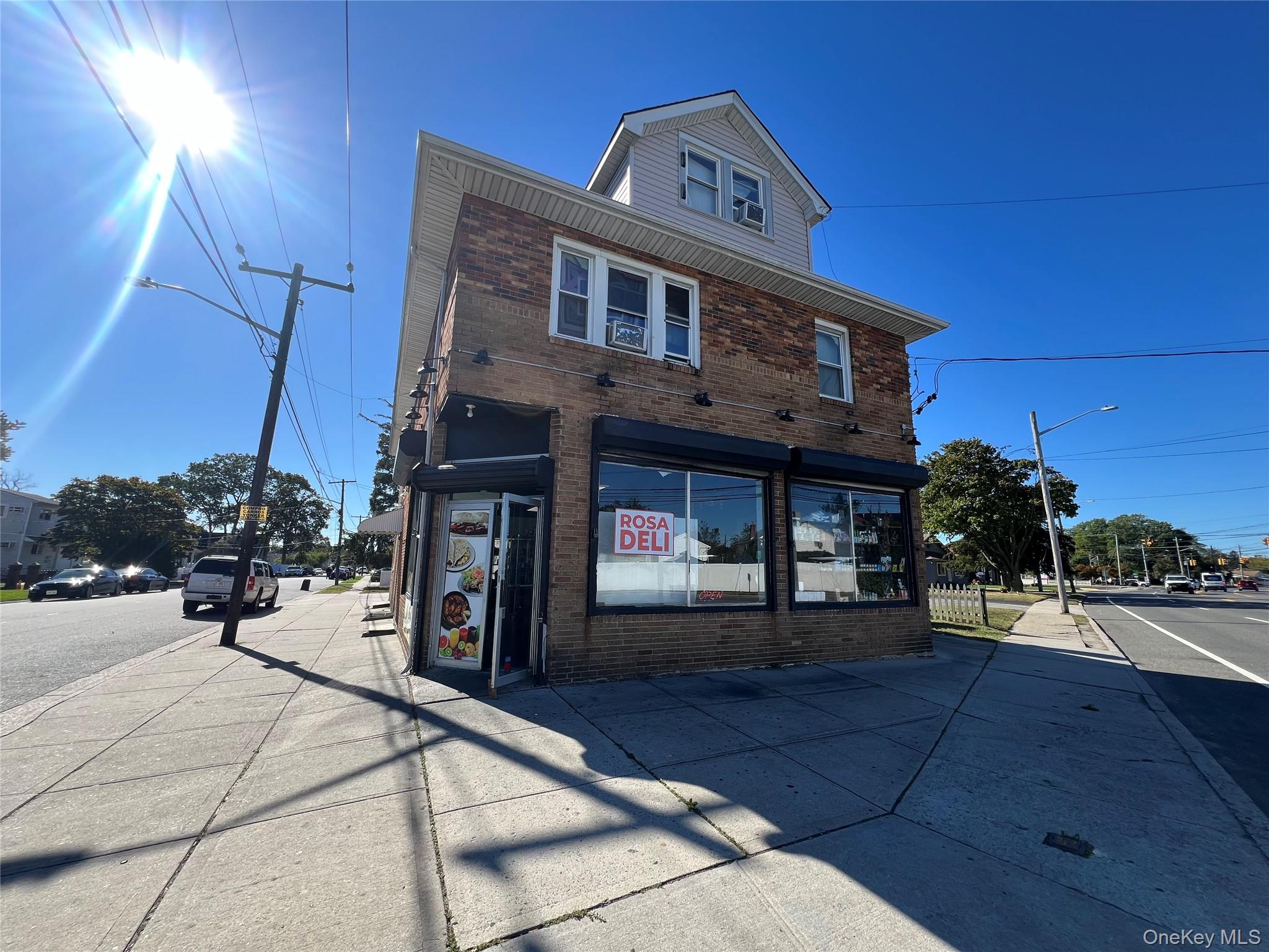 670 Dixon Avenue, Copiague, NY 11726