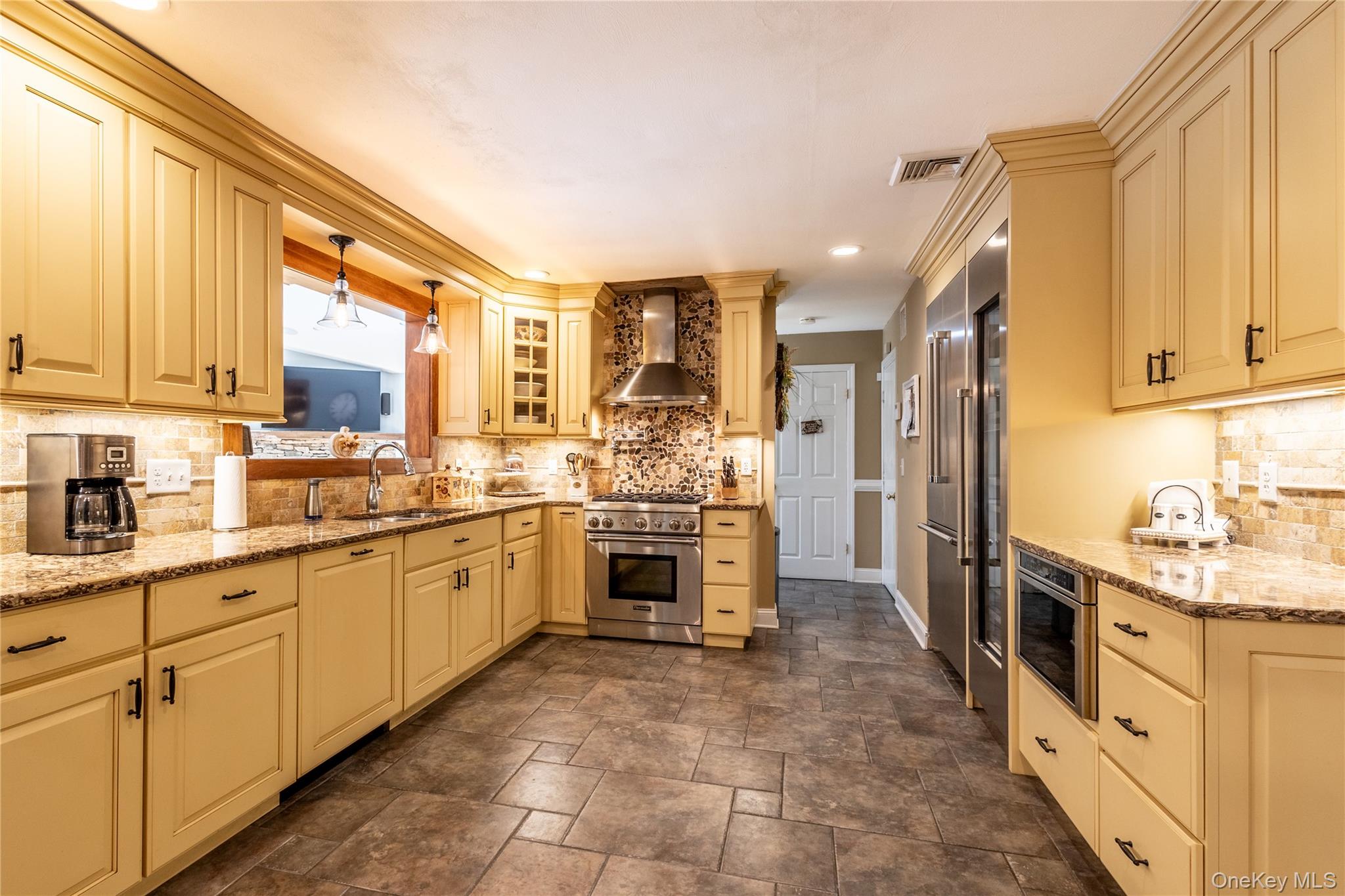 14 Vega Drive, Shoreham, NY 11786