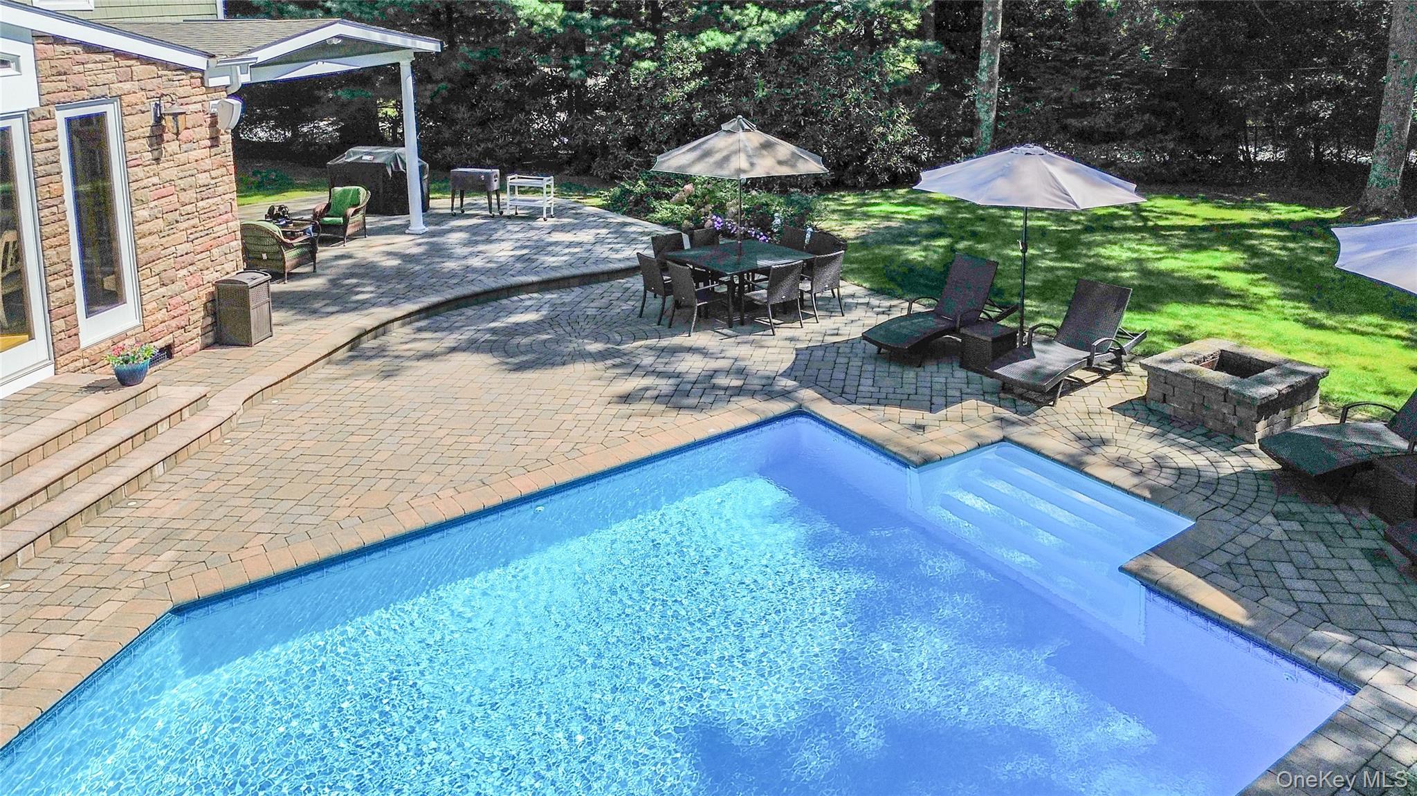 14 Vega Drive, Shoreham, NY 11786