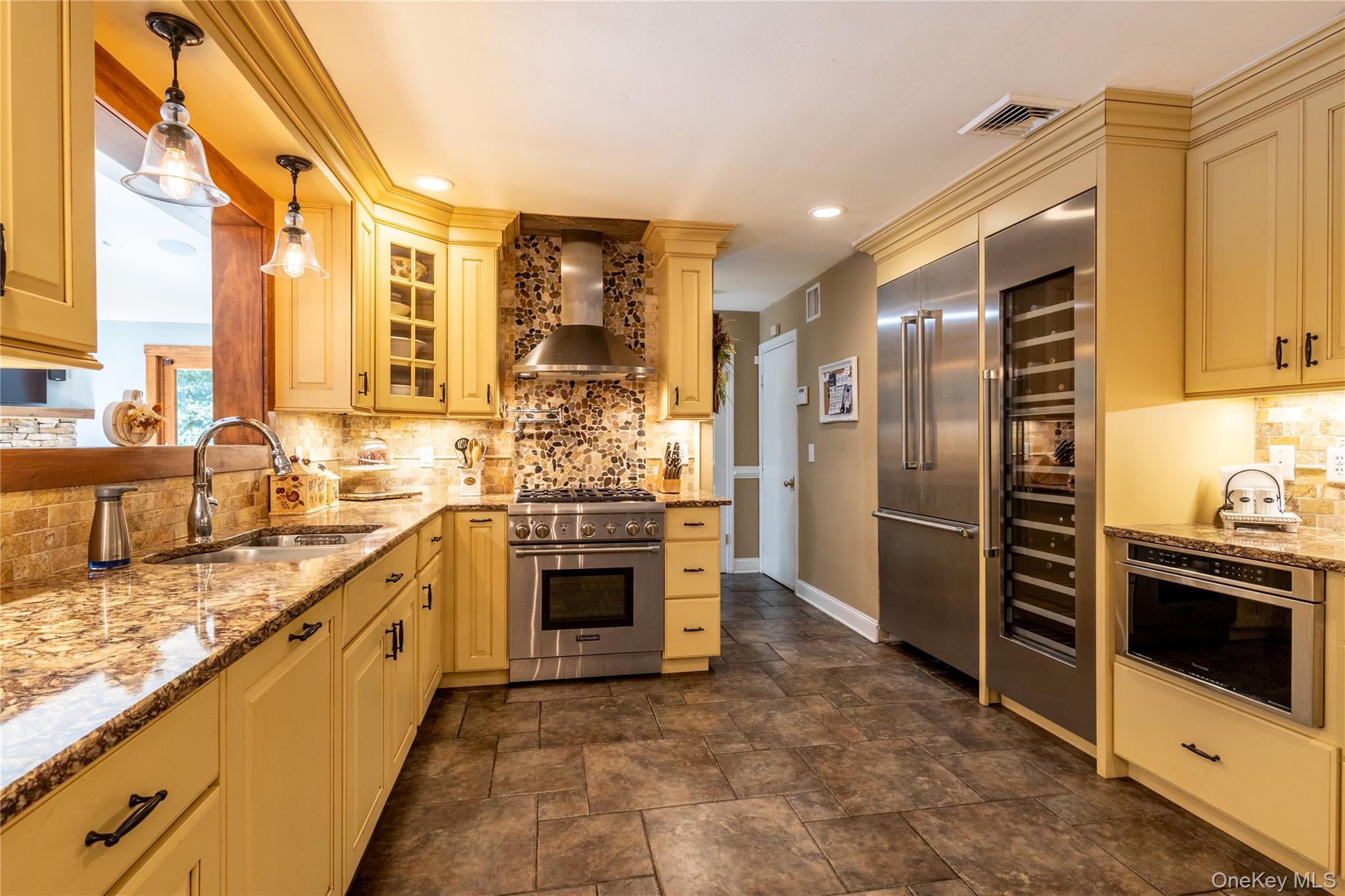 14 Vega Drive, Shoreham, NY 11786