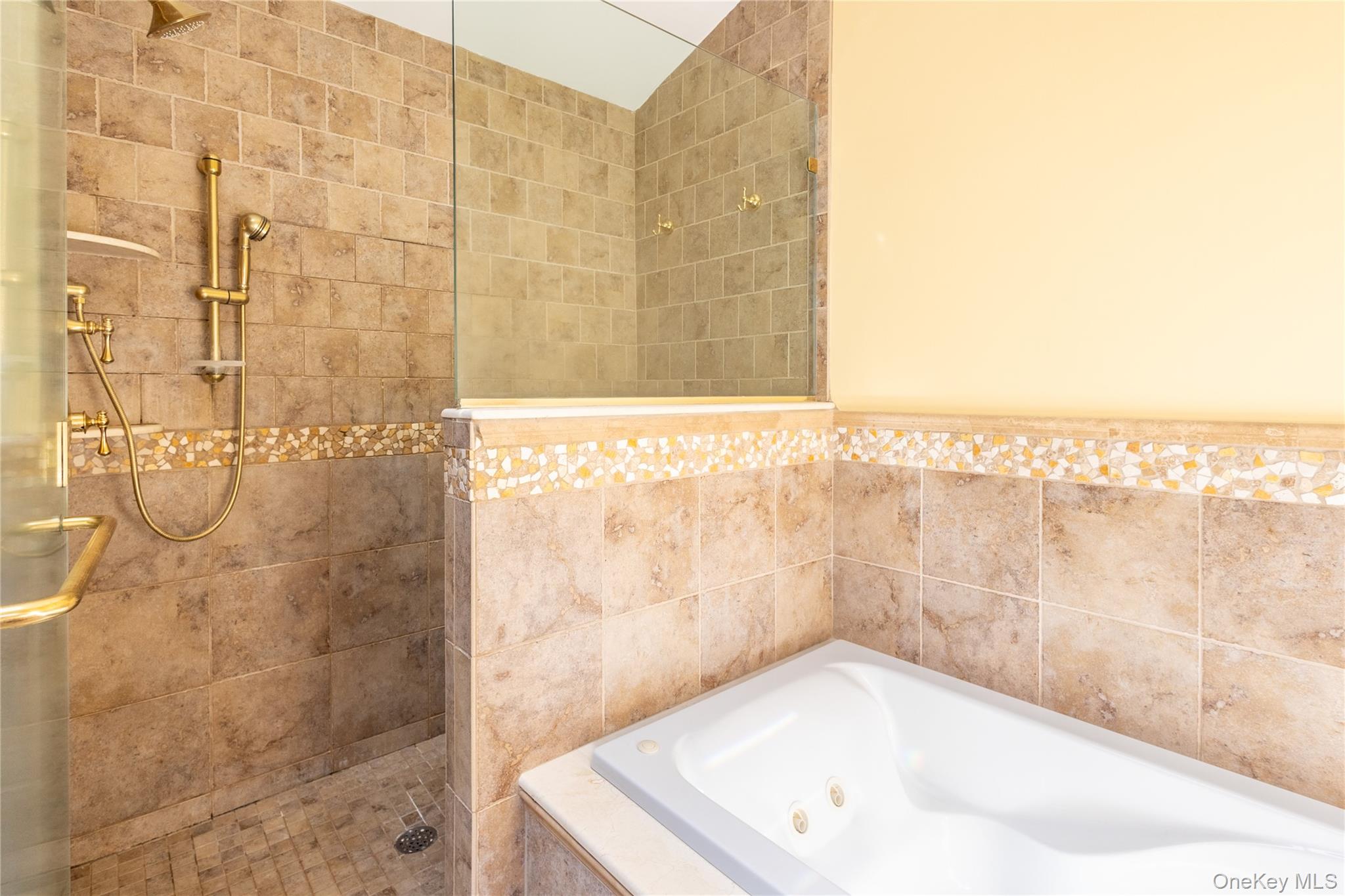 14 Vega Drive, Shoreham, NY 11786